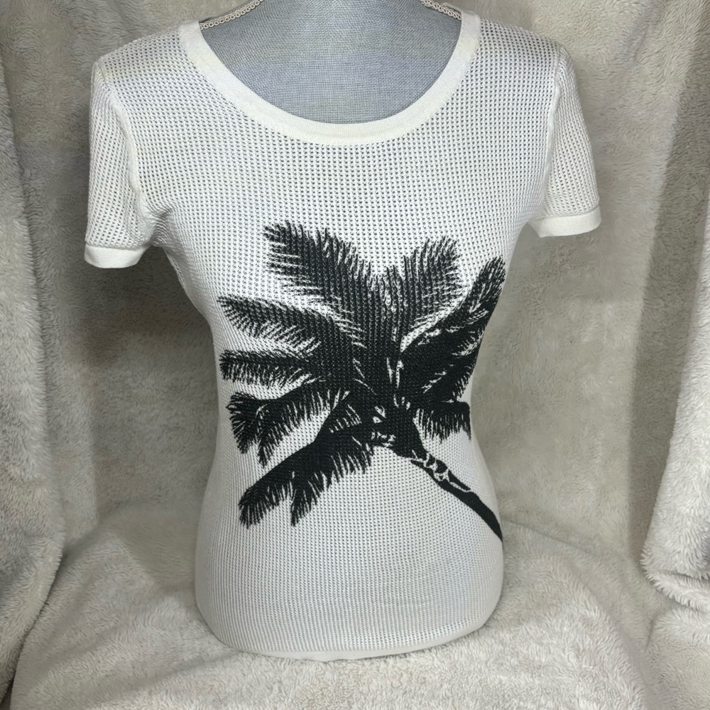 Black and White INC Mesh Printed Top! Size Medium